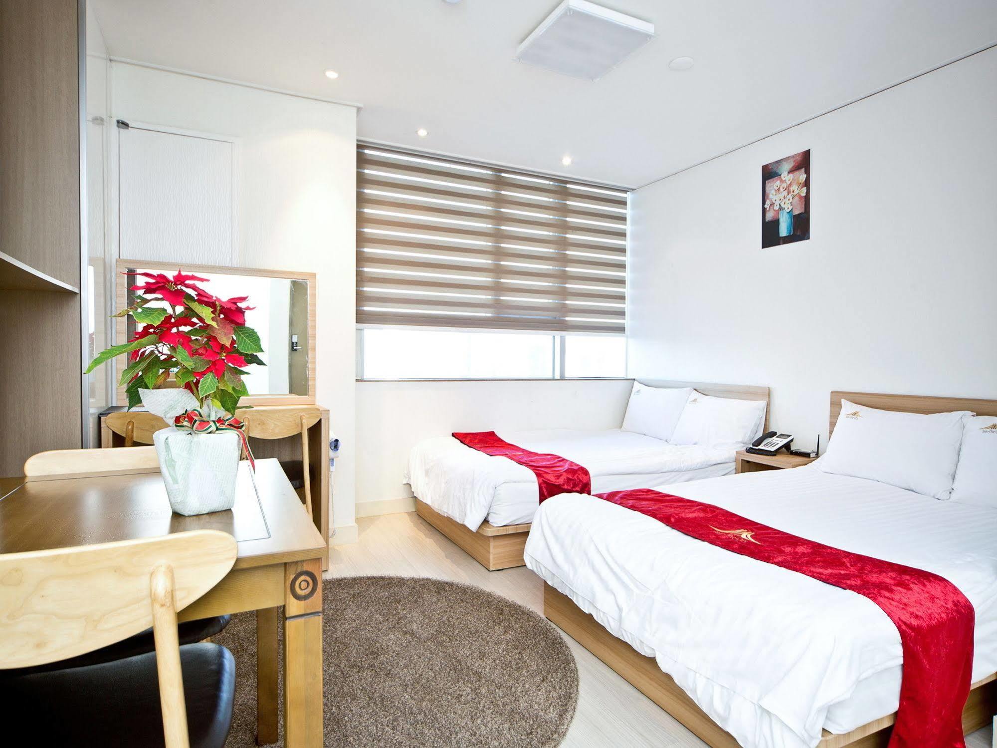 Hotel Inn-the City 3*